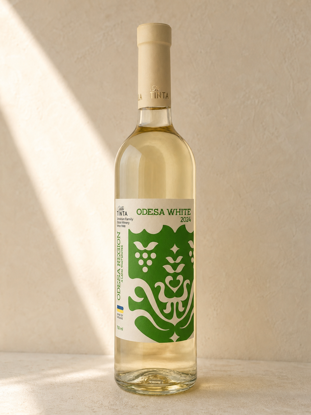 Villa Tinta Odesa White 2024 bottle in warm studio light